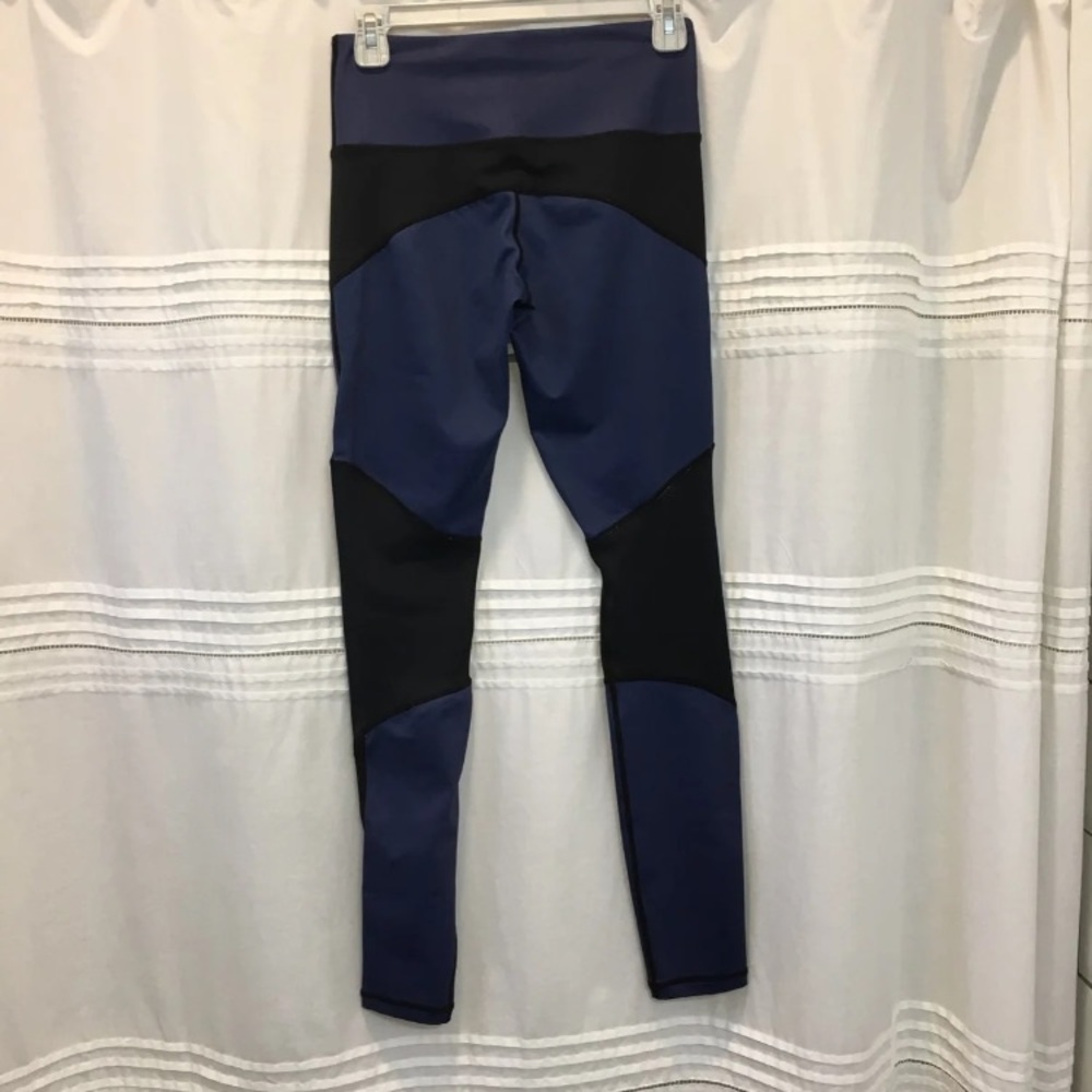 L'urv, Designer Leggings